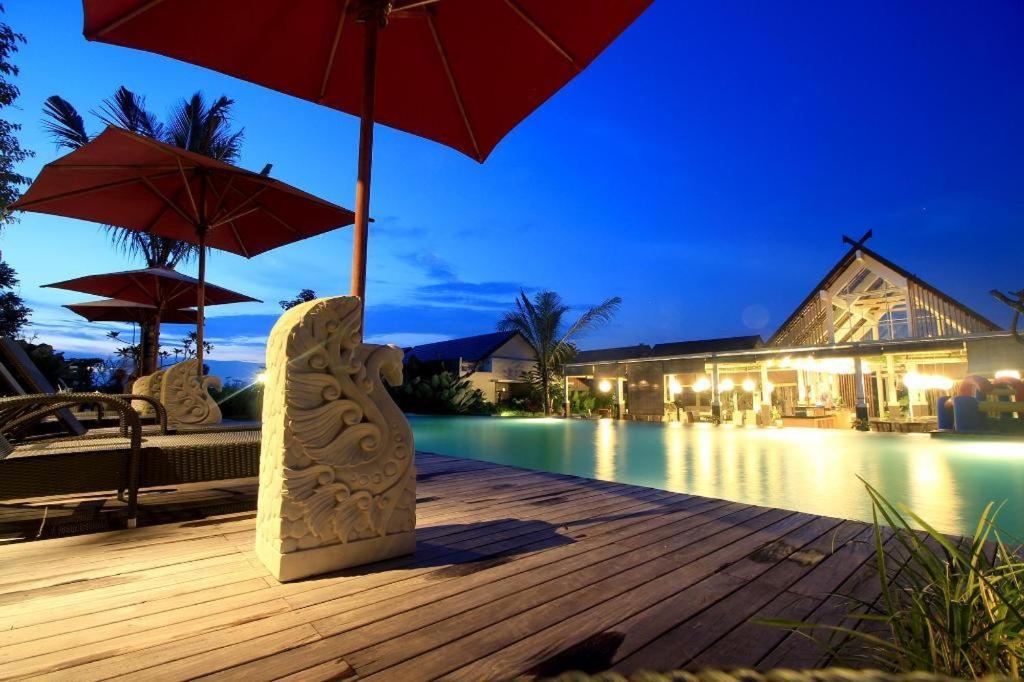 Rumah Kito Resort Hotel Jambi By Waringin Hospitality Exterior photo