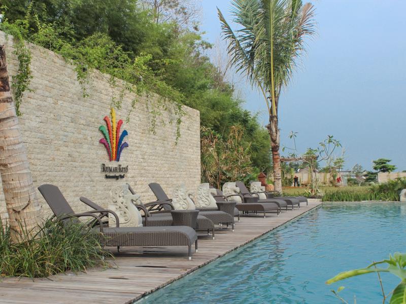 Rumah Kito Resort Hotel Jambi By Waringin Hospitality Exterior photo