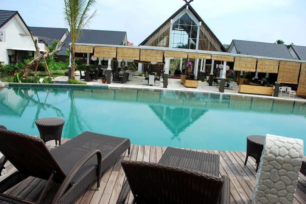 Rumah Kito Resort Hotel Jambi By Waringin Hospitality Exterior photo