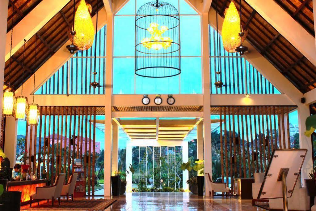 Rumah Kito Resort Hotel Jambi By Waringin Hospitality Exterior photo
